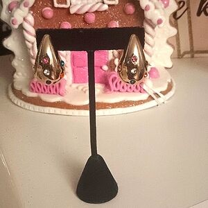 GORGEOUS GOLD PLEATED CRYSTAL EARRINGS